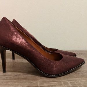 Coach pumps
